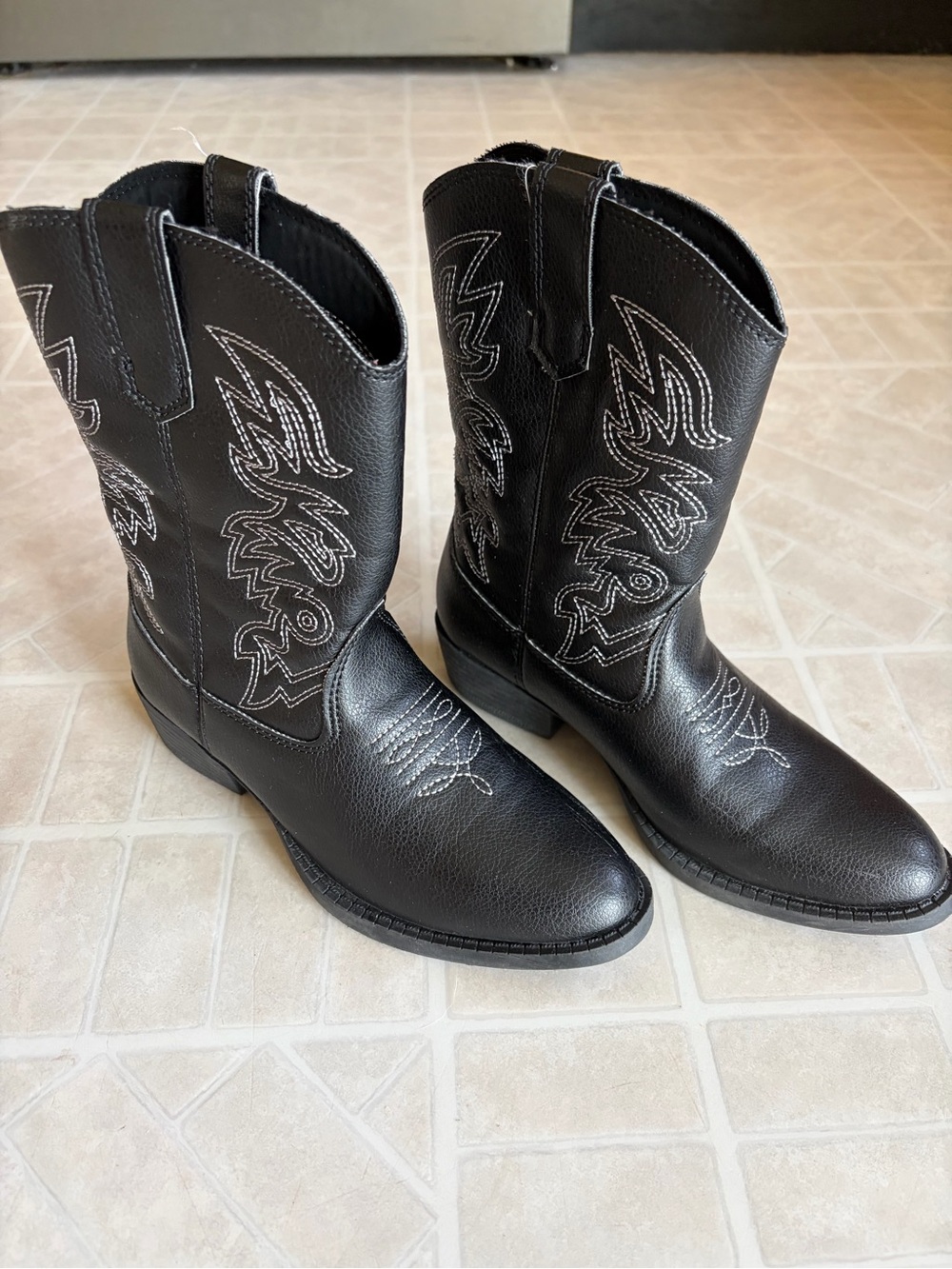 Black Western Cowboy Boots with White Stitching